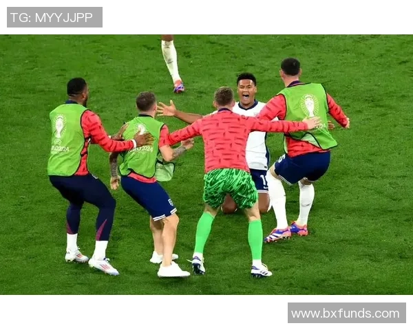 足球巨星怒火难平当场报复裁判引发赛场巨大争议风暴