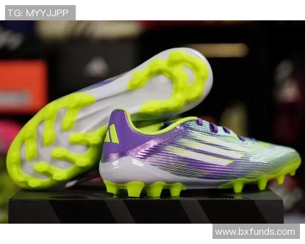 足球明星们赛场必备鞋款大揭秘谁穿什么鞋性能与风格双重解析